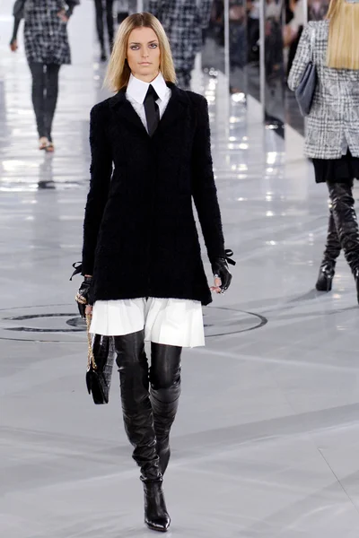 Look 4